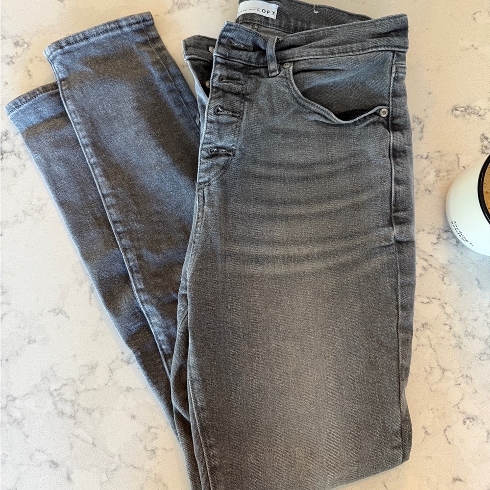 High-waist jeans